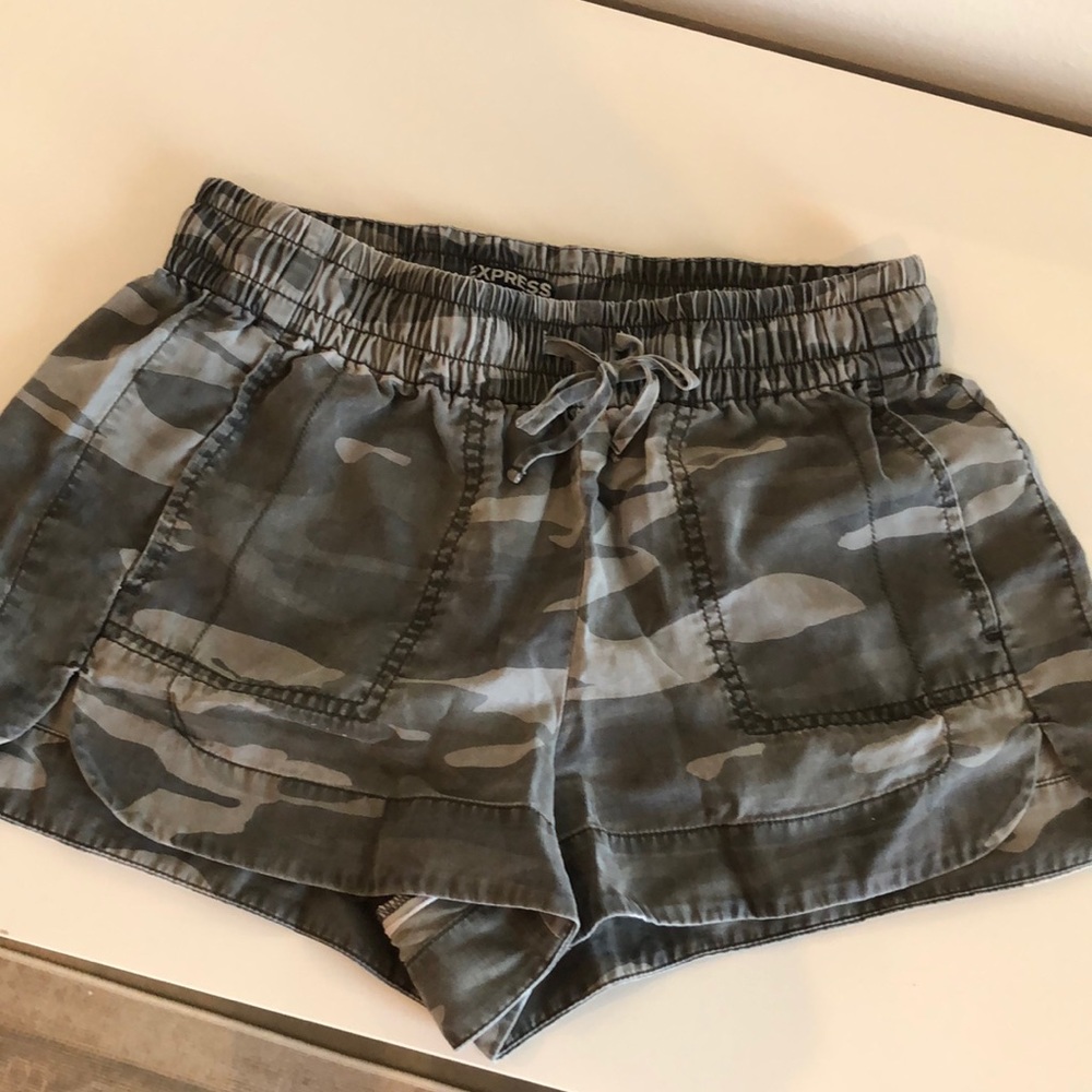 Express Camo Drawstring shorts